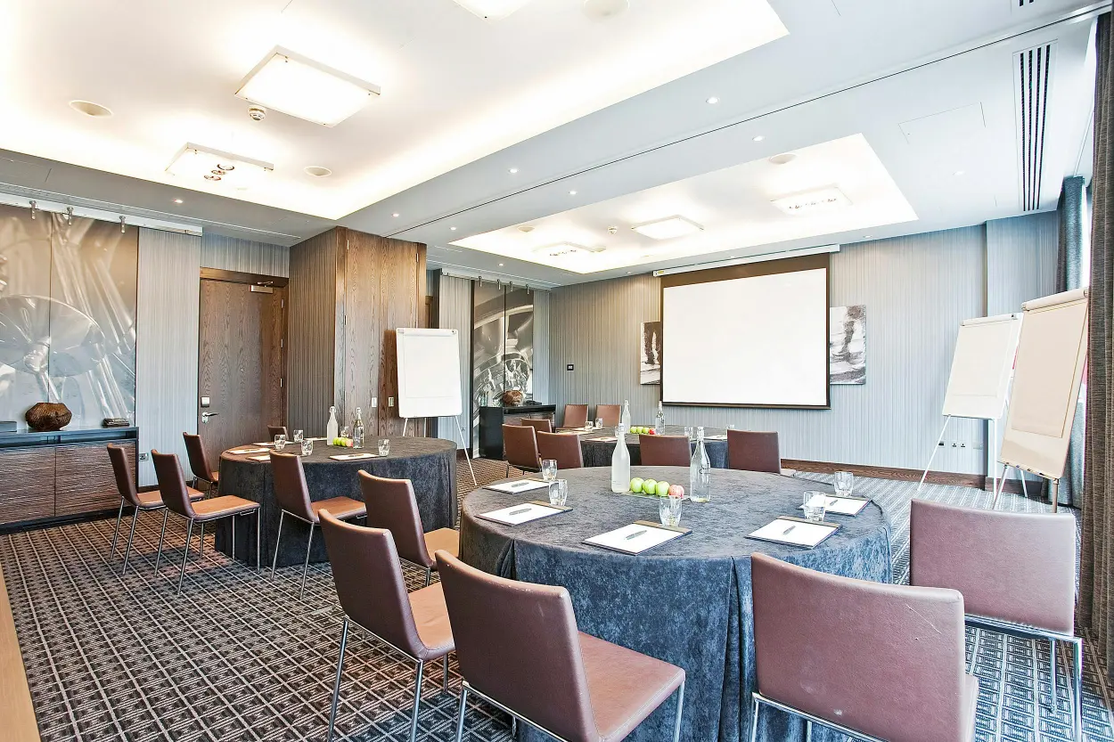 MEETINGS-Solomon-Suite-1